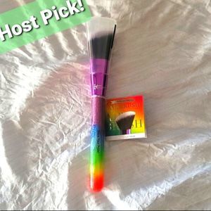*Last One!* IT Cosmetics Limited ED. Brush šļø